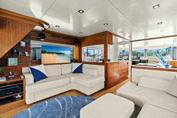 2021 Sirena 64