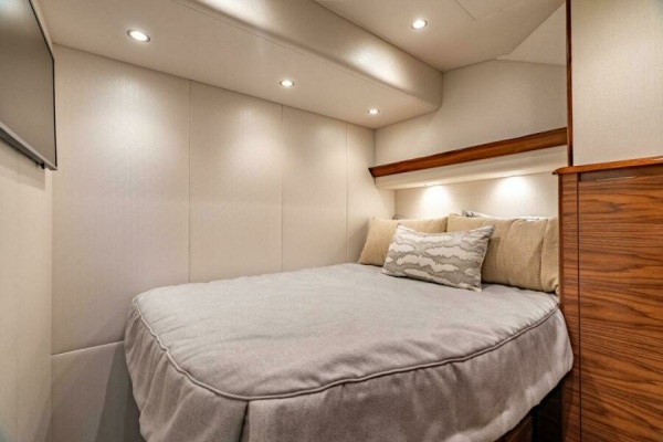 Viking 54 Sport Deck -Master Stateroom