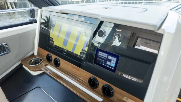 2022 Tiara Yachts 43
