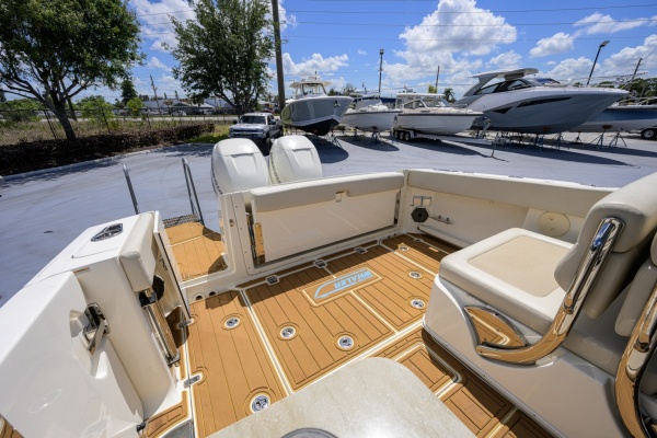 Boston Whaler 32 - Veronica