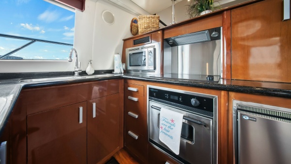 Carver 56 Voyager Sky Lounge  quot Lady Cape quot  56ft Carver Yacht For Sale