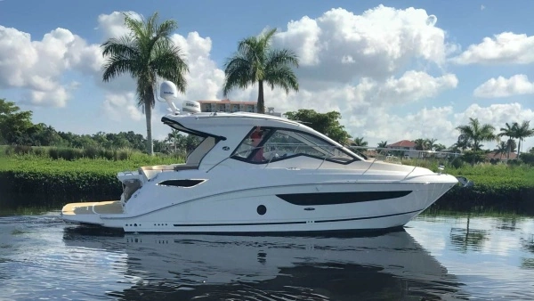 2018 Sea Ray 35
