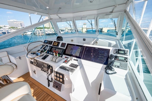 1997 Hatteras 65