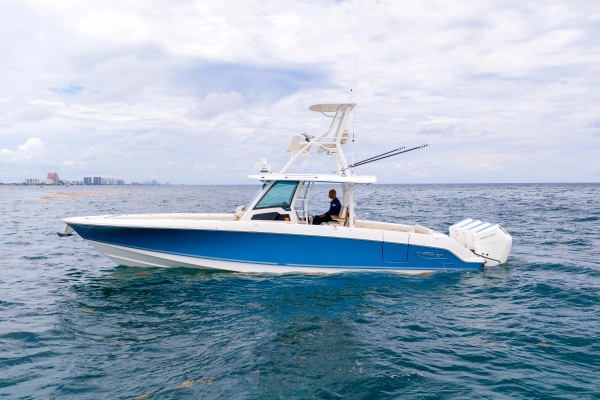 2025 Boston Whaler 38