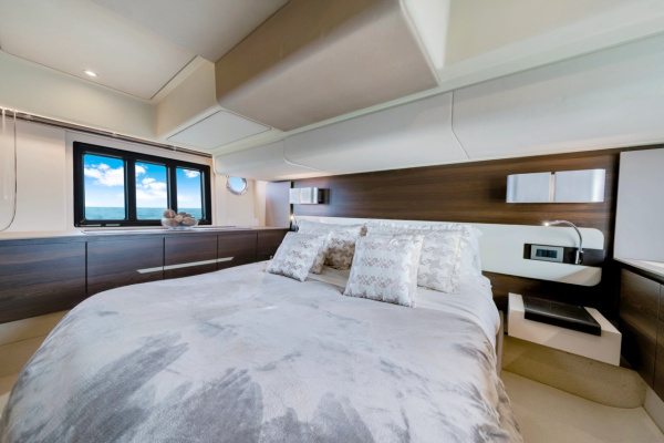 50ft Azimut Yacht For Sale