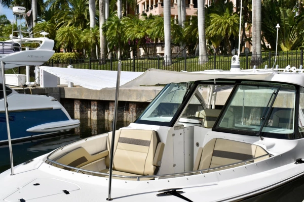 2019 Pursuit 32