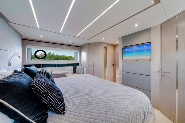 2018 Sunseeker 68