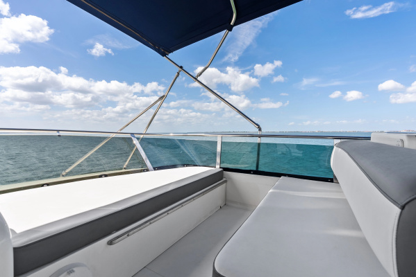 SOLARIS 65ft Uniesse Yacht For Sale