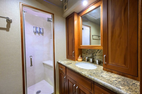 Reelin N Dealin 63ft Hatteras Yacht For Sale