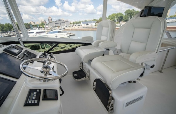 OVATION 60ft Hatteras Yacht For Sale