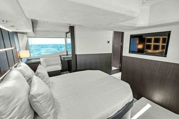 Galeon 470 Sky Yacht For Sale
