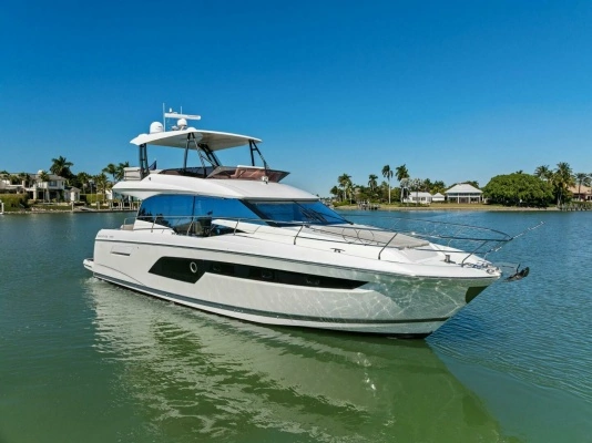 2022 Prestige 52