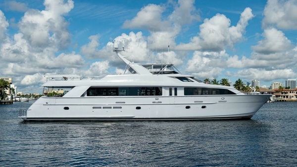 Magnum Ride 100ft Hatteras Yacht For Sale