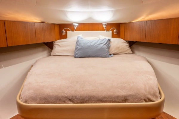 2015 Tiara Yachts 43