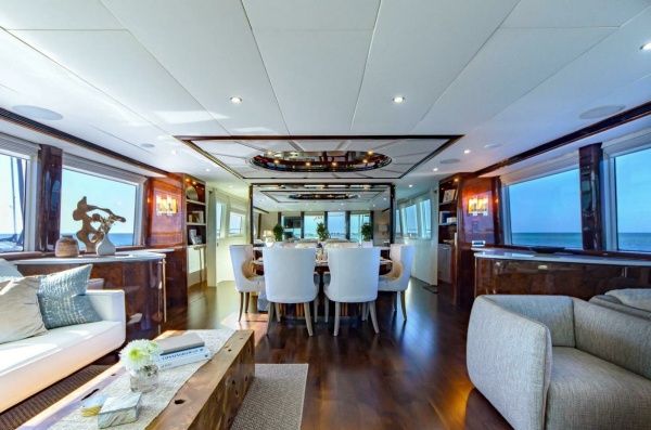 Serendipity 94ft Lazzara Yachts Yacht For Sale