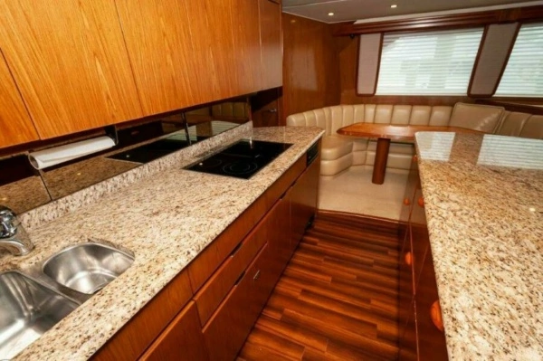 2012 Viking 76