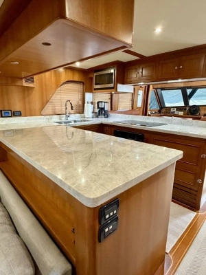 2012 Alaskan 70