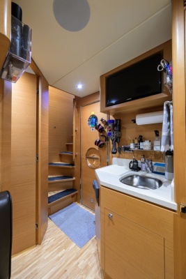 Midnight Moon 85ft Horizon Yacht For Sale