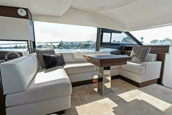2020 Prestige 52