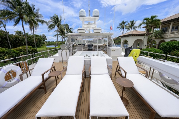 Midnight Moon 85ft Horizon Yacht For Sale