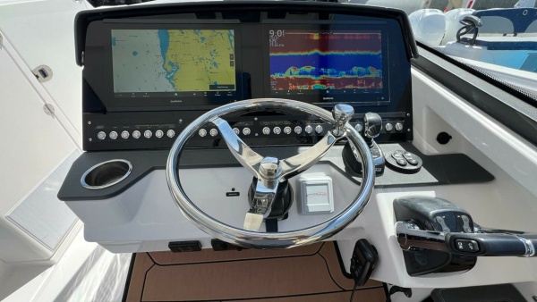Solamore 34ft Everglades Yacht For Sale