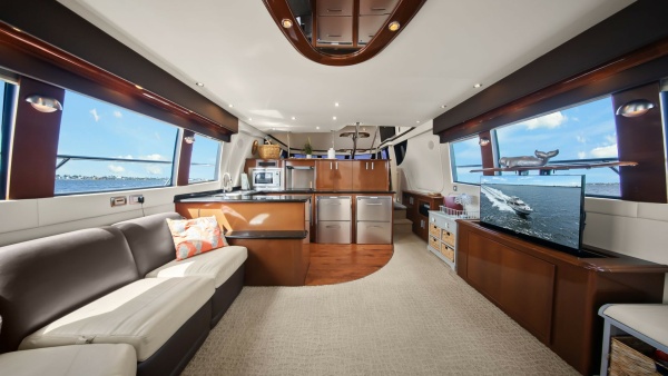 Carver 56 Voyager Sky Lounge  quot Lady Cape quot  56ft Carver Yacht For Sale