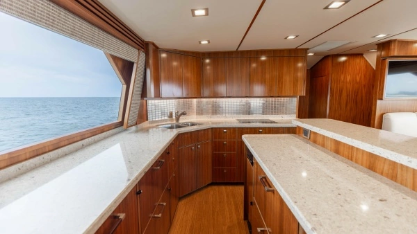 2018 Viking 72