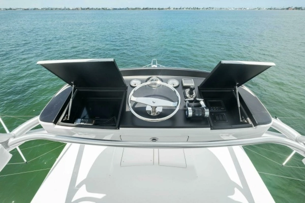2015 Viking 52