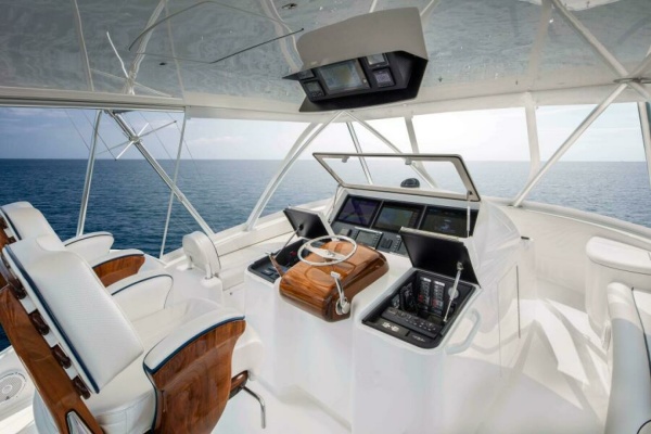 Viking 58 Convertible Helm