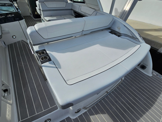 OUTER SPACE 35ft Formula Yacht For Sale