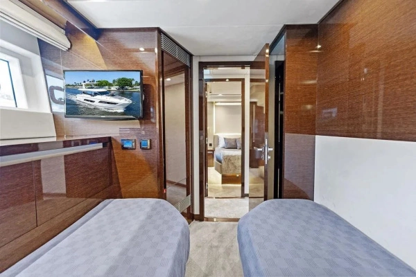 2018 Prestige 68