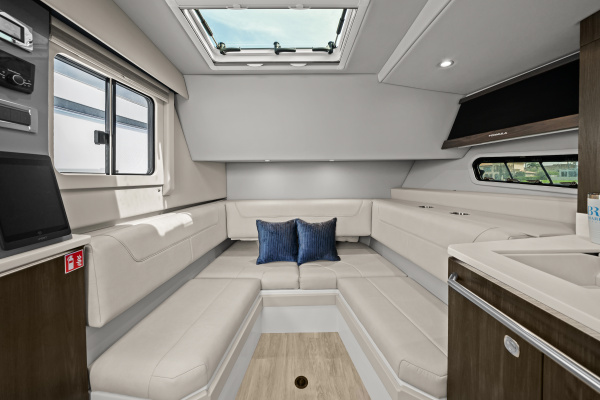 LADY CHAMPAGNE 2 40ft Formula Yacht For Sale