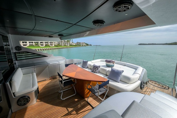 Miura 90ft Pershing Yacht For Sale