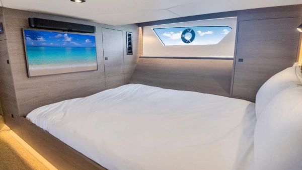 2022 Vanquish Yachts 58