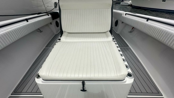 CHIRON39 39ft SeaHunter Yacht For Sale