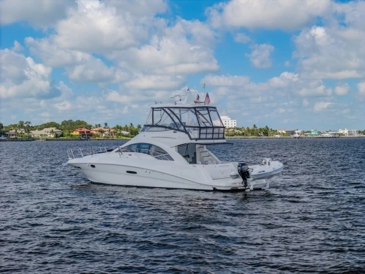 Sea Ray 470 Sedan Bridge Yacht For Sale