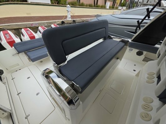 BFT 42ft Boston Whaler Yacht For Sale