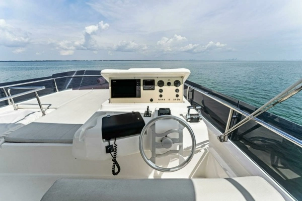 2013 Ferretti Yachts 62