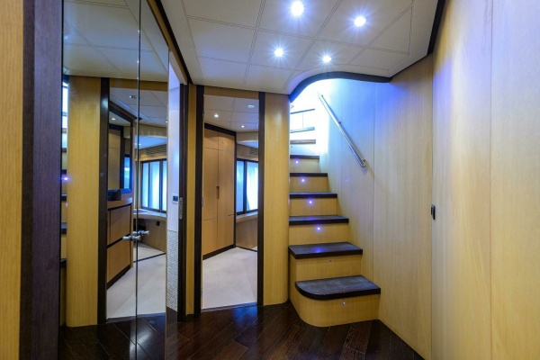 Miura 90ft Pershing Yacht For Sale