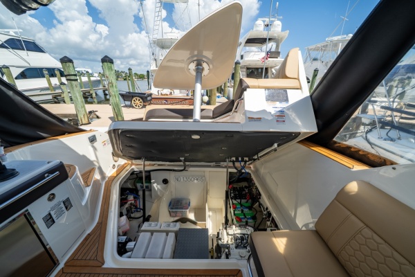 Pace Yourself 32ft Sea Ray Yacht For Sale