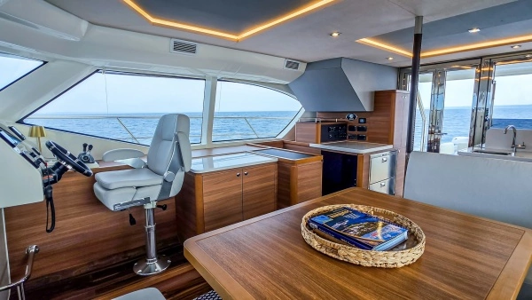 2023 Aquila 44