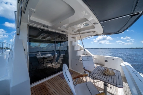 Sea Ray 470 Sedan Bridge Yacht For Sale