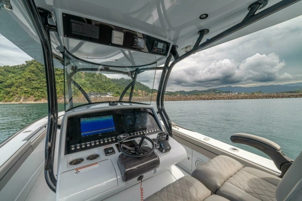 Photo of the 2024 Valhalla Boatworks V-33