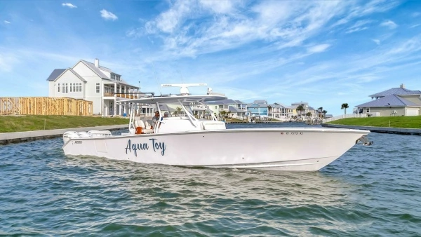 Photo of the 2023 Jupiter 43 Center Console "Aqua Toy"