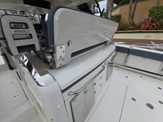 BFT 42ft Boston Whaler Yacht For Sale