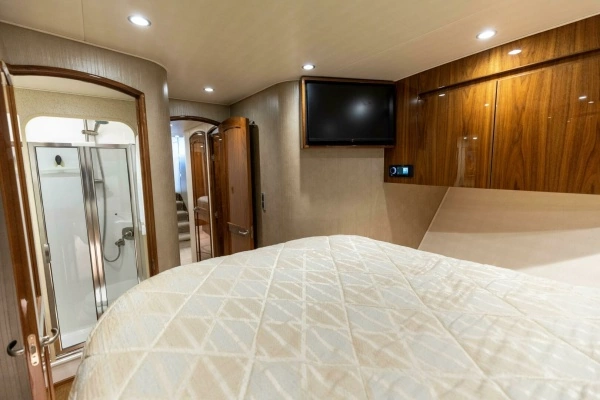 2018 Viking 62