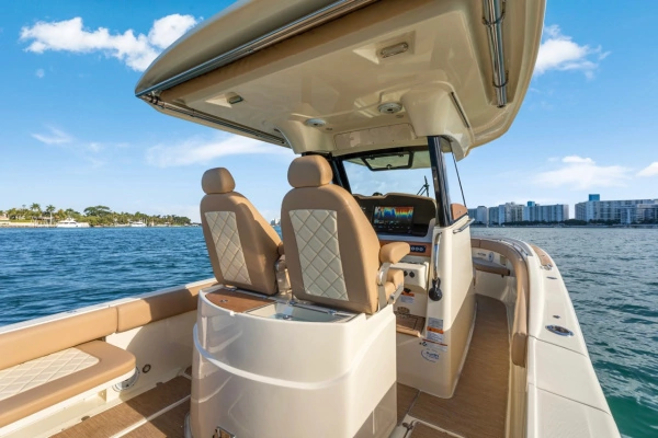 2022 Chris-Craft 30