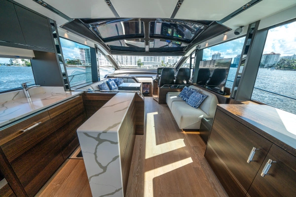 2022 Sunseeker 65