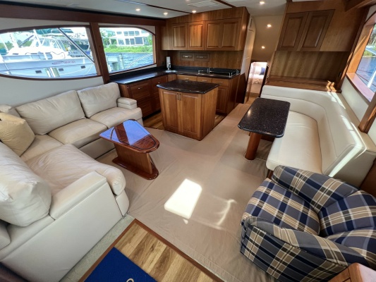 47ft Hatteras Yacht For Sale