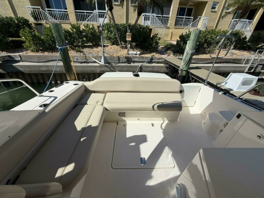 Jolly Dawg 41ft Pursuit Yacht For Sale